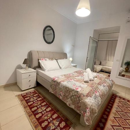 Meg'S Apartment Gjirokastër Eksteriør bilde