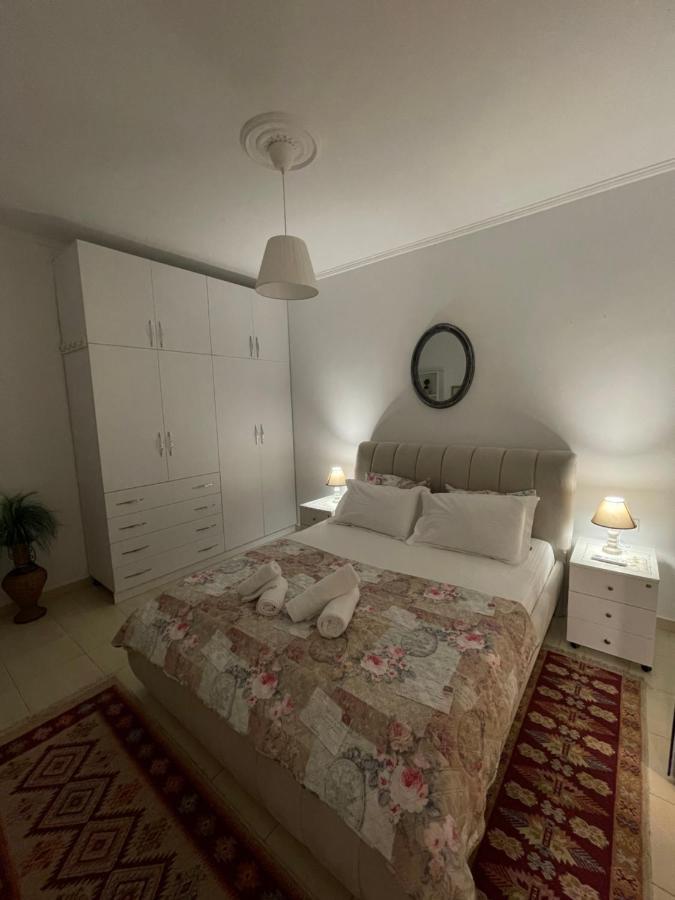 Meg'S Apartment Gjirokastër Eksteriør bilde