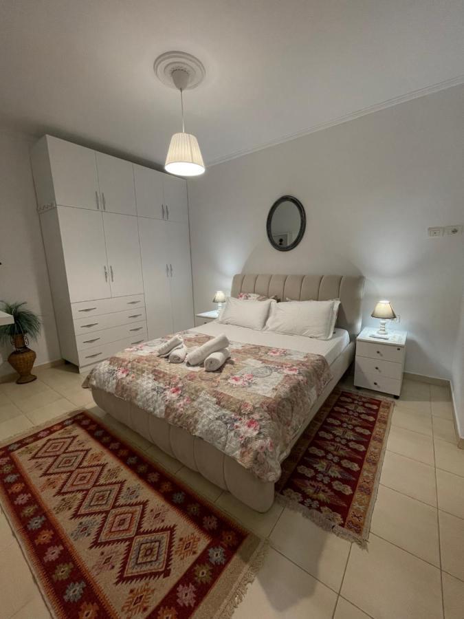 Meg'S Apartment Gjirokastër Eksteriør bilde