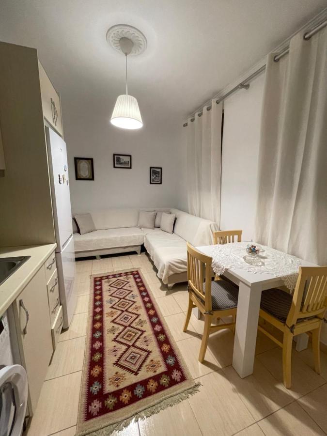 Meg'S Apartment Gjirokastër Eksteriør bilde