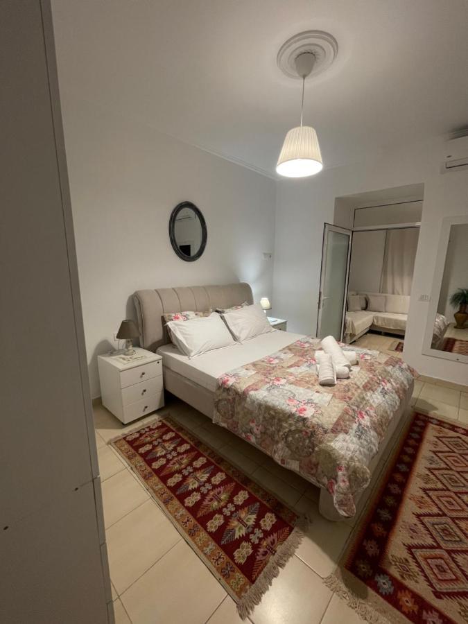 Meg'S Apartment Gjirokastër Eksteriør bilde