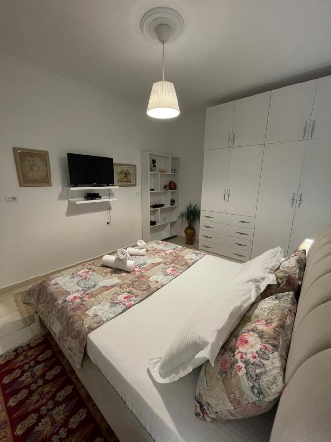 Meg'S Apartment Gjirokastër Eksteriør bilde